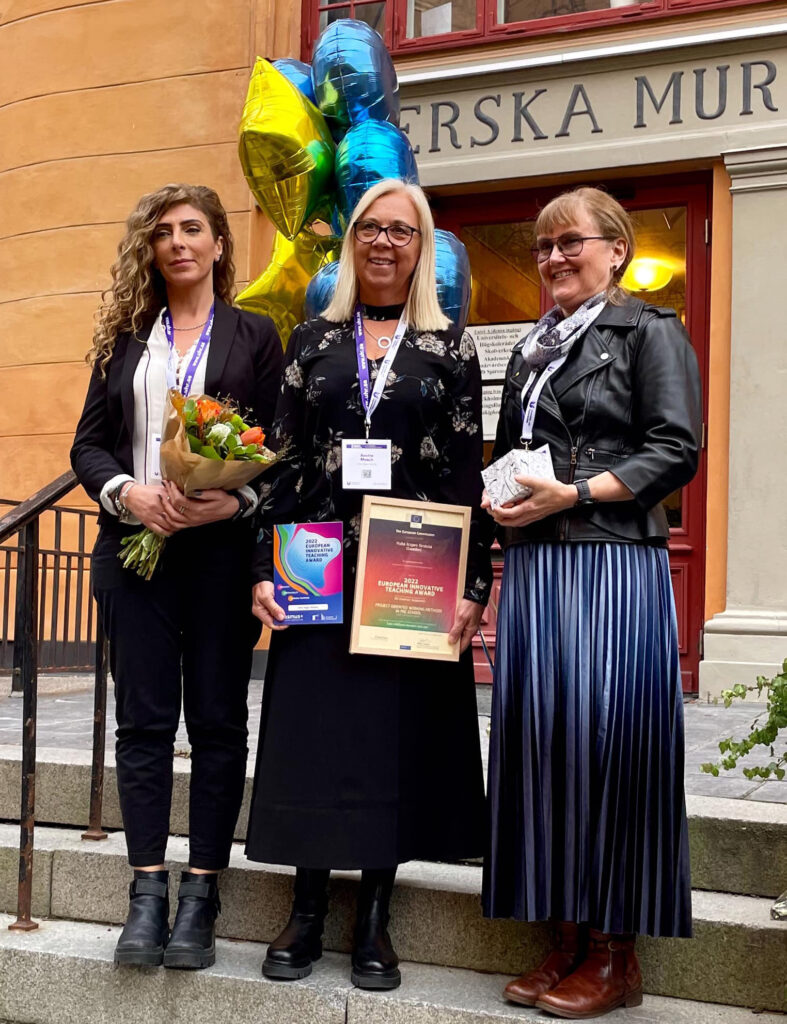 Suzanne Hanna, Anette Mesch and Åse Lindgren from Hulta ängar's preschool represented the preschool and received the award in Stockholm.